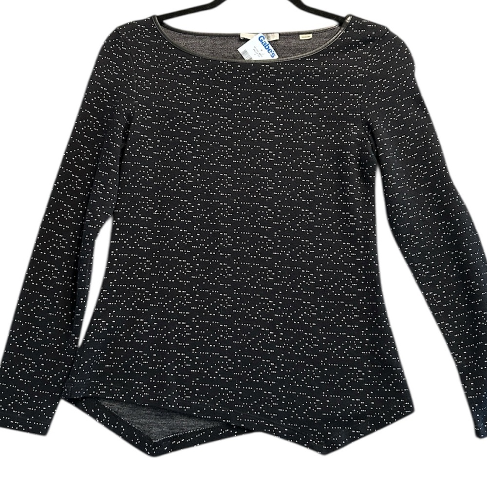 Tart black with white long sleeve top NEW size XS cute keyhole opening
